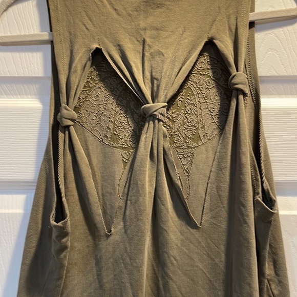 Evolution and Creation Active Olive Burnout Elephant Cut Out Tank Top M - Picture 7 of 8